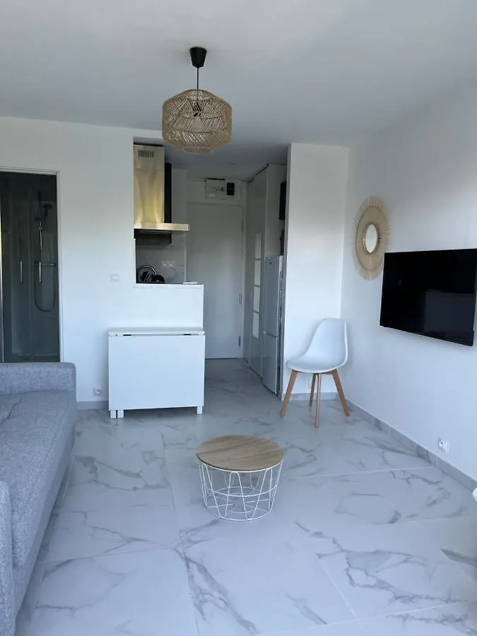 Superbe Appartement Avec Balcon Et Parking contacts